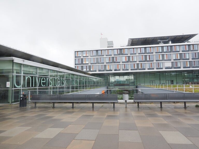 Universitas Duta Bangsa: Menyediakan Pendidikan Berkualitas dan Berbasis Karakter