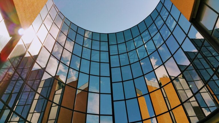 Peran Universitas Negeri Manado dalam Pengembangan Sumber Daya Manusia dan Pendidikan di Sulawesi Utara